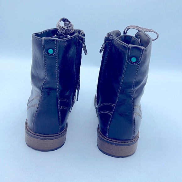 CAT AND JACK COMBAT STYLE BOOTS BLACK LACES INCLUDED. - Picture 9 of 14